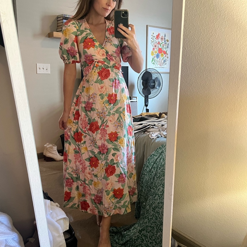 Flower Dress, size XS, never worn with tags